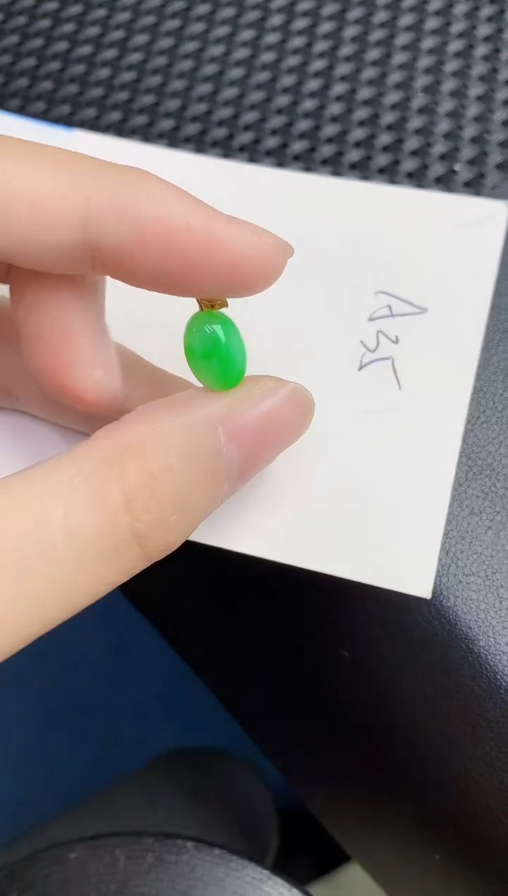 翡翠18K金镶嵌颈饰000000000