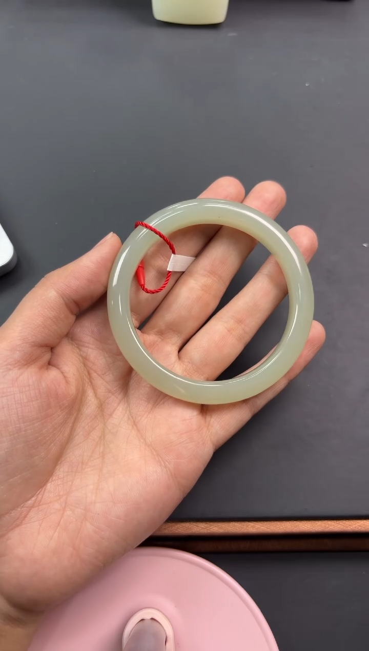 【闪购商品】和田玉手镯未镶嵌且末微色差近矿57