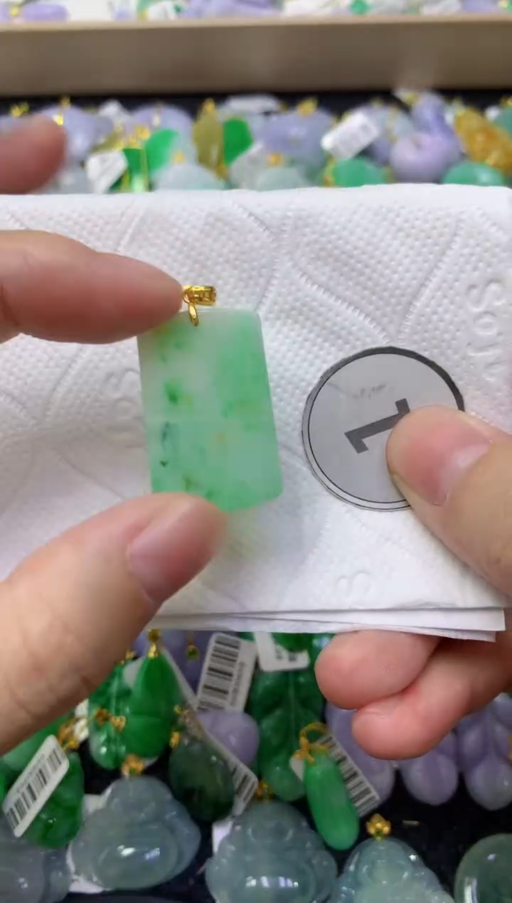 颈饰未镶嵌翡翠天然缅甸翡翠A货