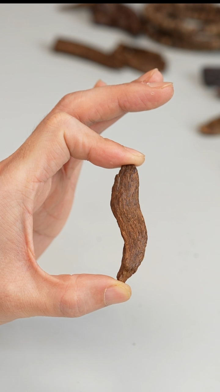 沉香沉香碎屑越南富森红土沉水5.3g