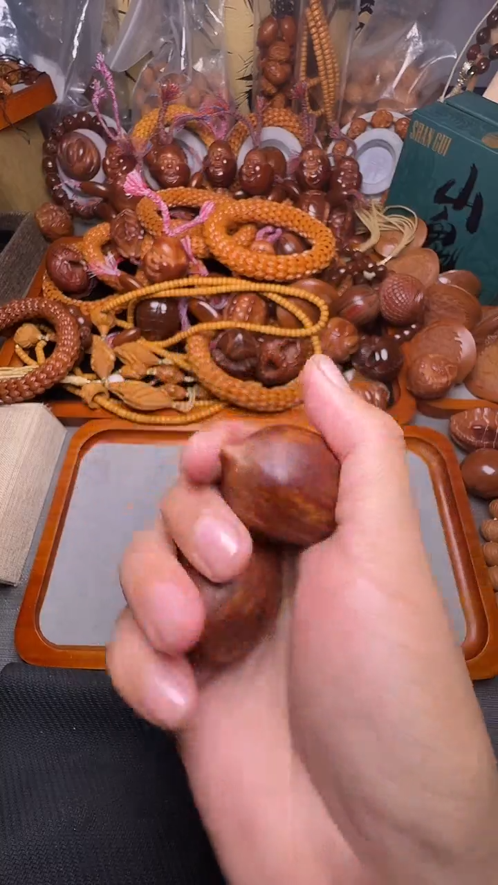 手串橄榄核寒2个素核