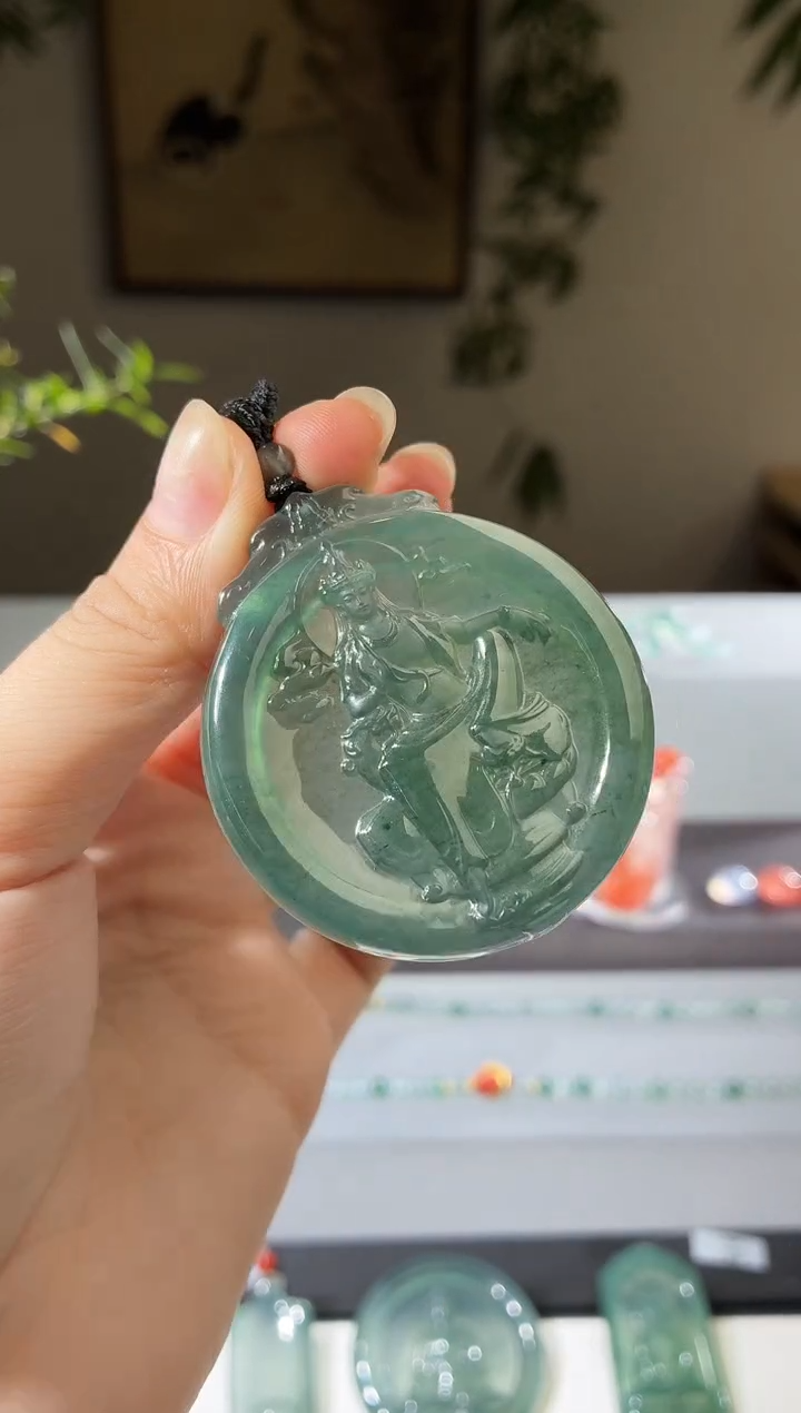 吊坠(不含链)未镶嵌翡翠观音（多样性发一）