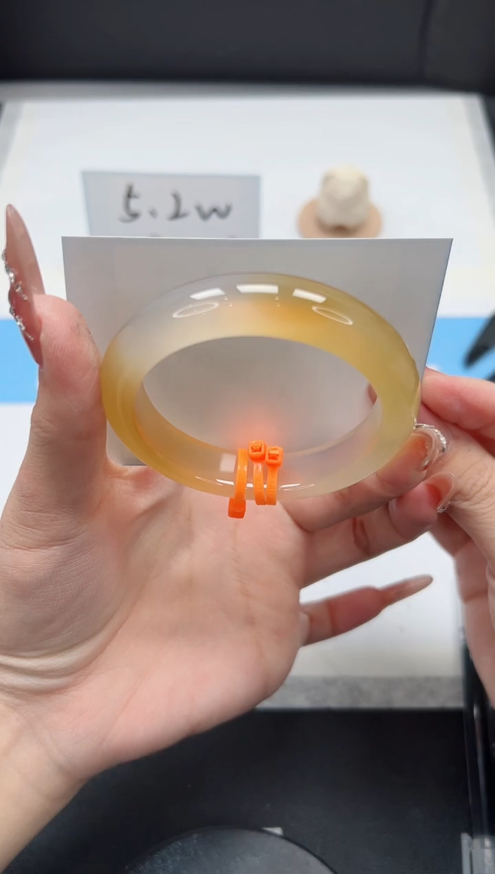 【闪购商品】石英质玉手镯未镶嵌337/53.5香槟