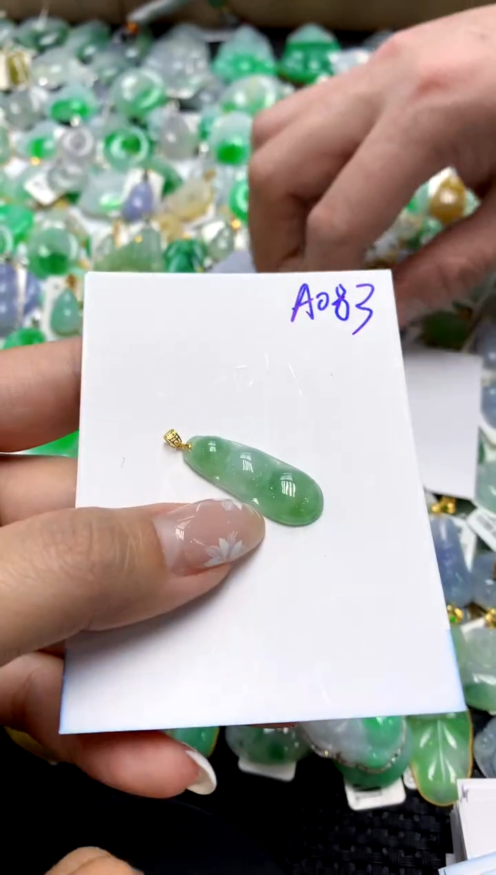 【闪购商品】翡翠颈饰18K金镶嵌1111111111111111