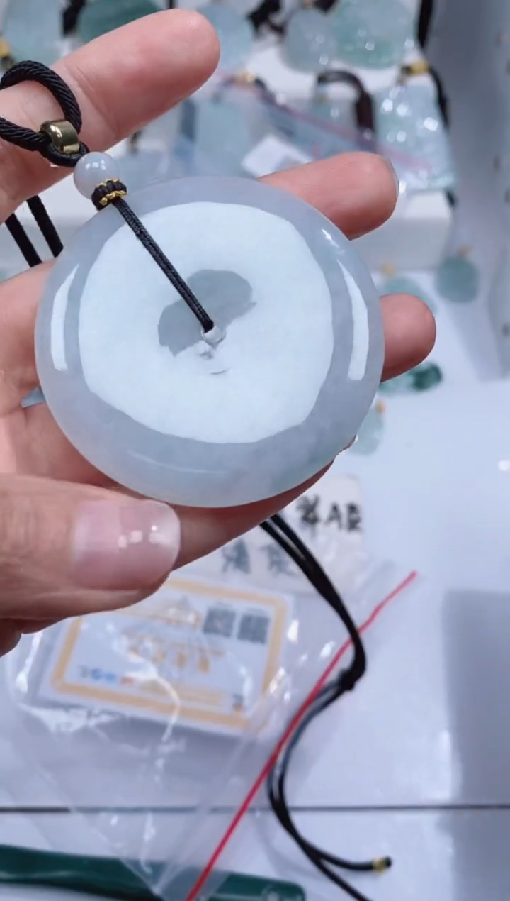 颈饰未镶嵌翡翠吊坠