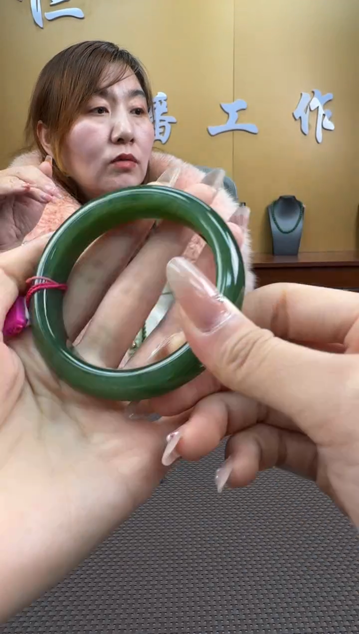 【闪购商品】和田玉手镯未镶嵌58