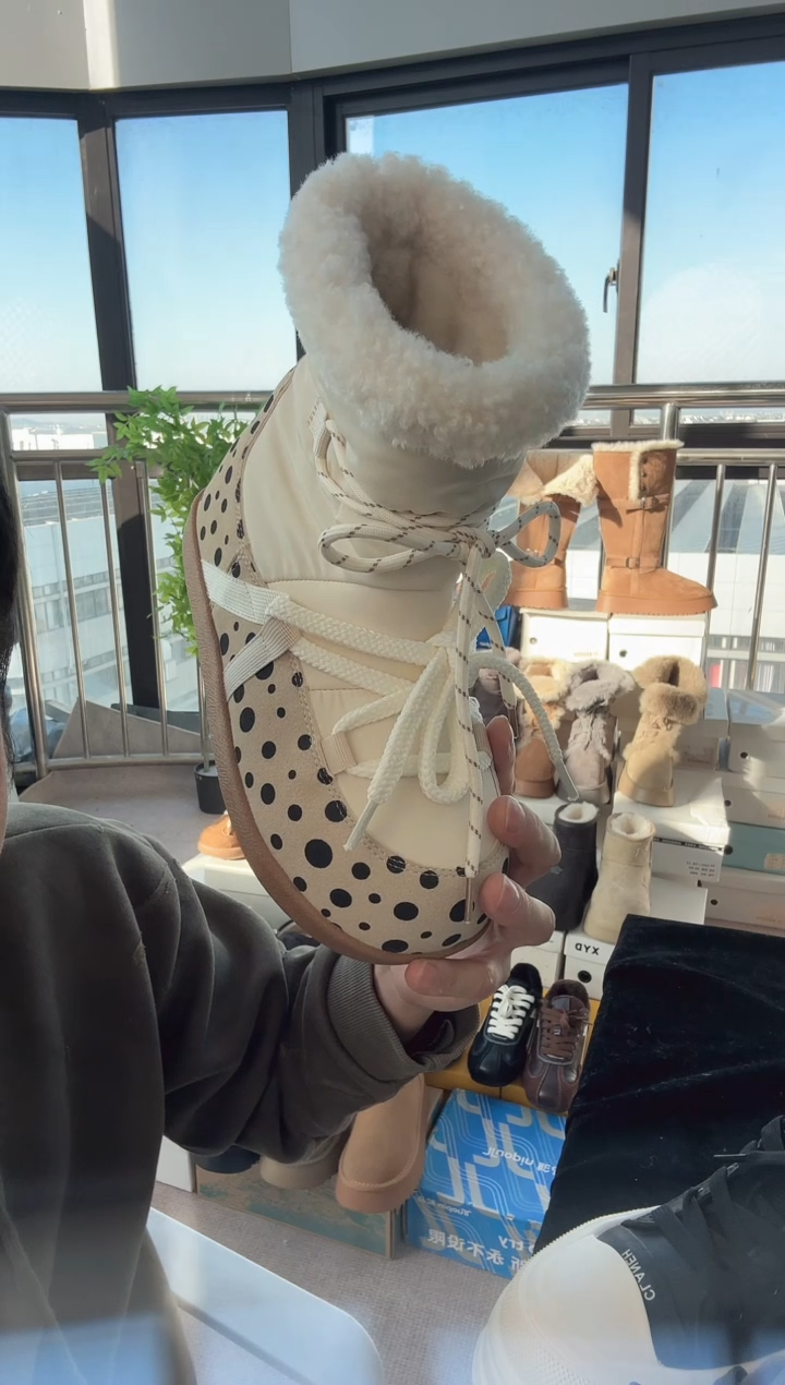 单鞋杏*白色波点38码孤品不退特惠