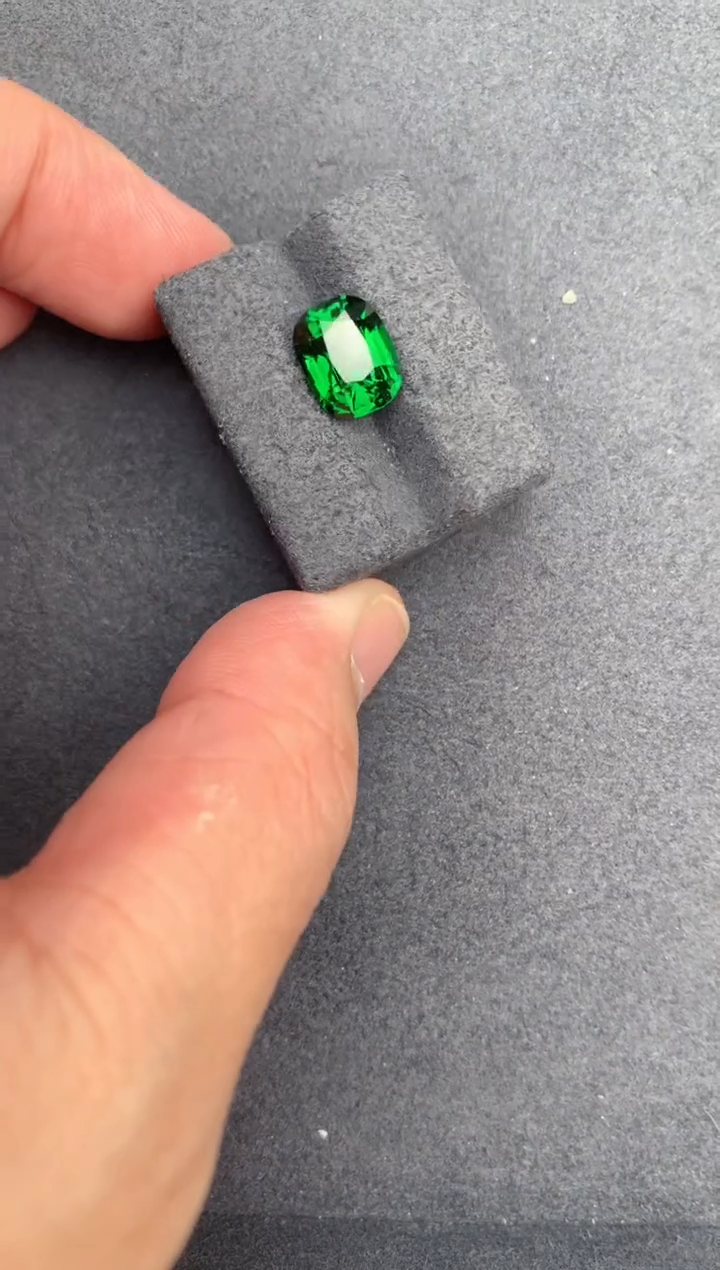 【闪购商品】石榴石（沙弗莱）裸石未镶嵌3.5ct沙弗莱