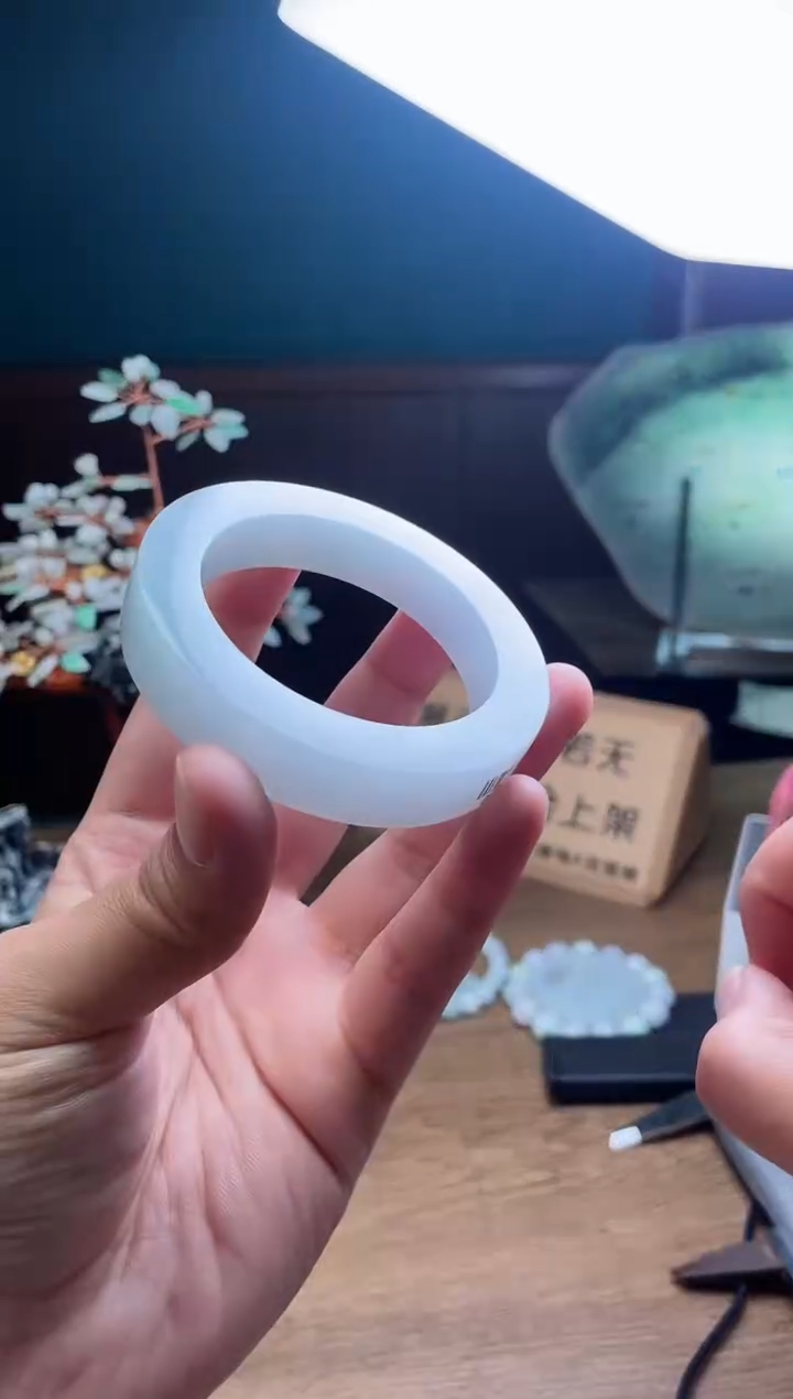 【闪购商品】定制翡翠手镯未镶嵌定制
