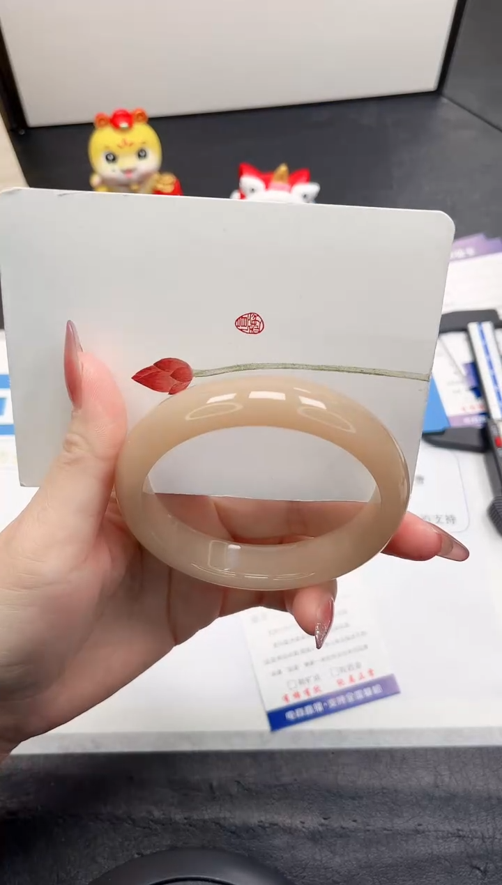 【闪购商品】石英质玉手镯未镶嵌189-64