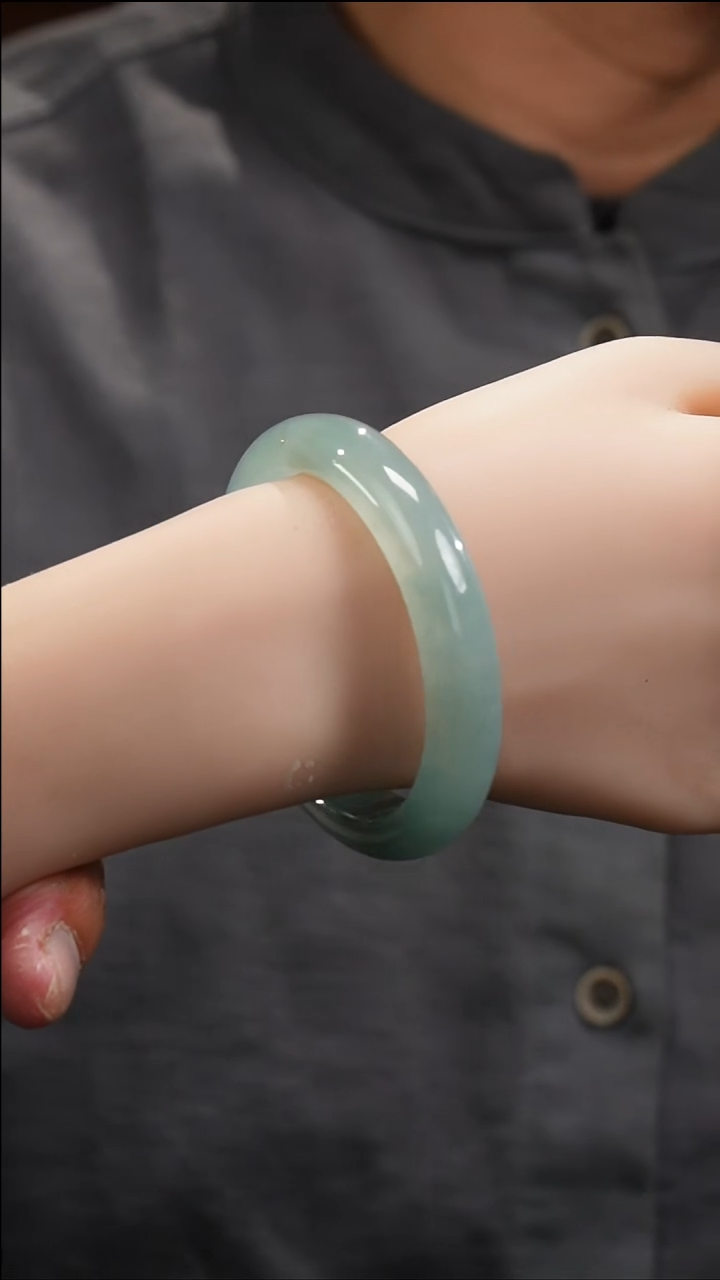 【闪购商品】翡翠手镯未镶嵌675·