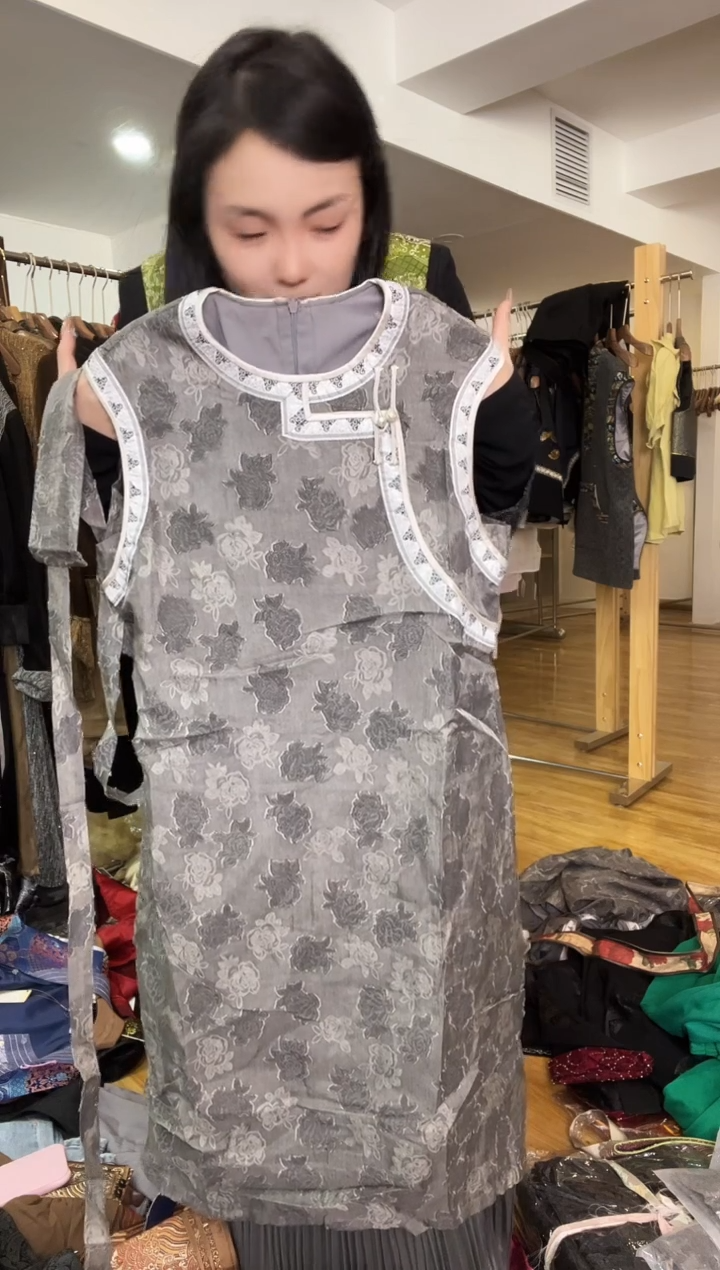 连衣裙       XL码      120-130斤