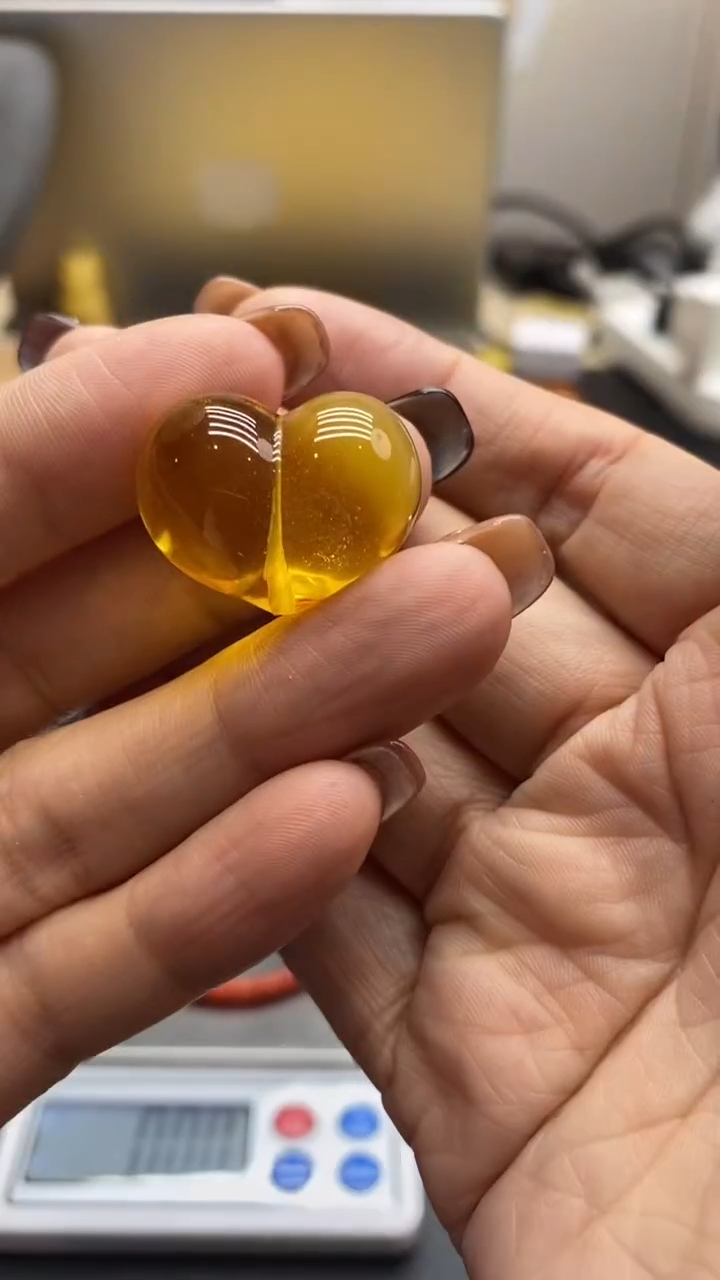 琥珀未镶嵌珠宝奇石2303