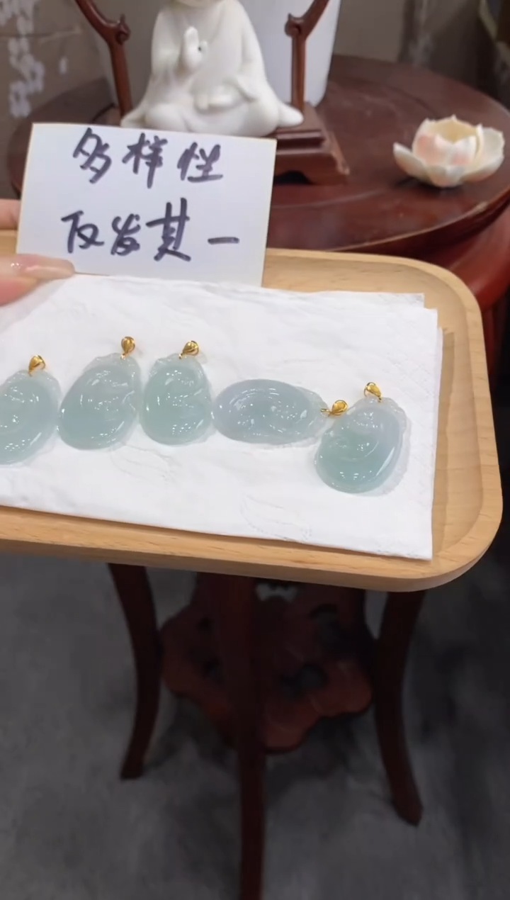 翡翠18K金镶嵌颈饰多样性仅发其一5104