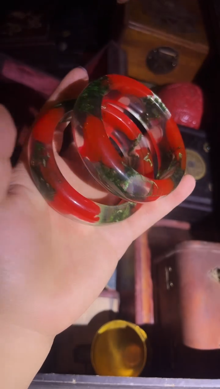 琥珀未镶嵌手镯琥珀手镯 一只 其中一个给