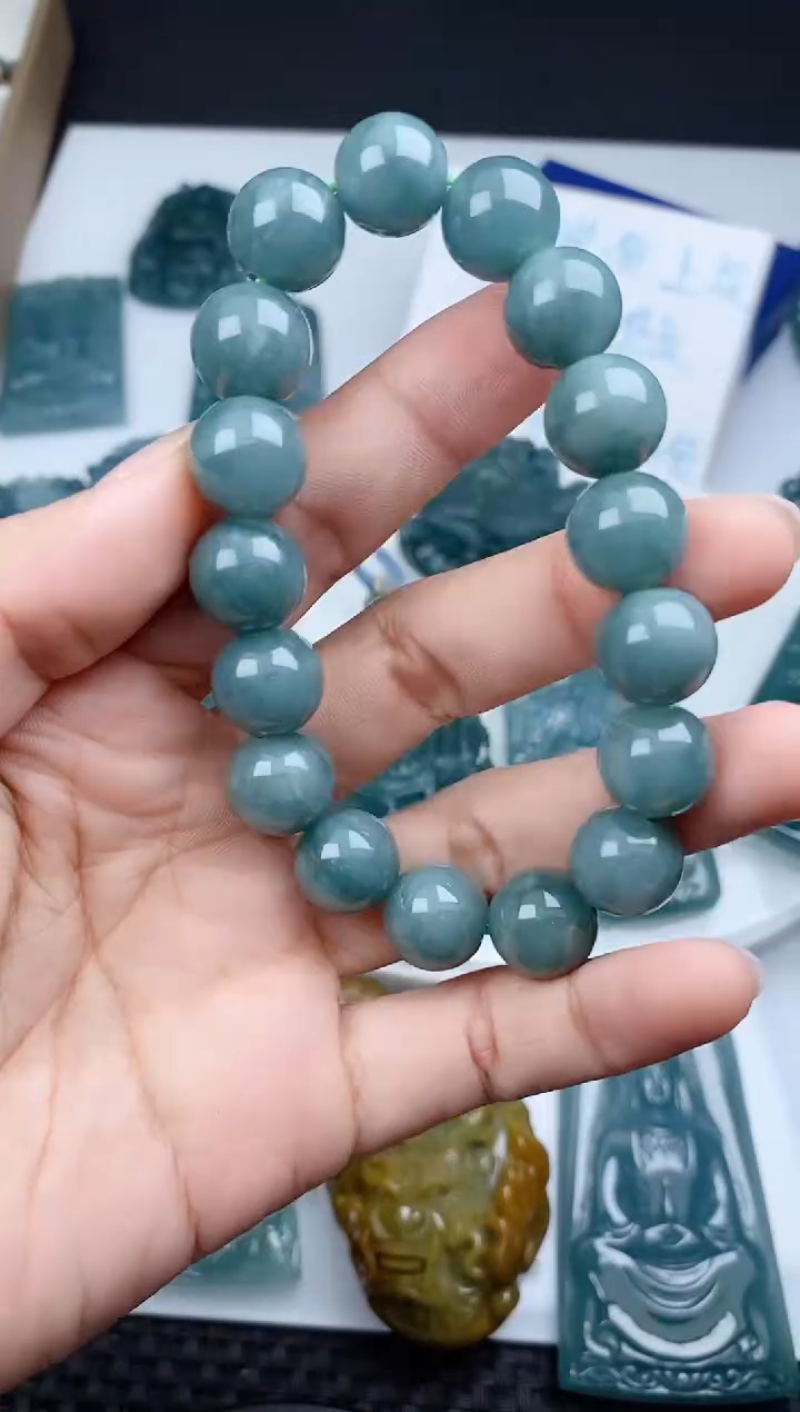 翡翠未镶嵌颈饰1