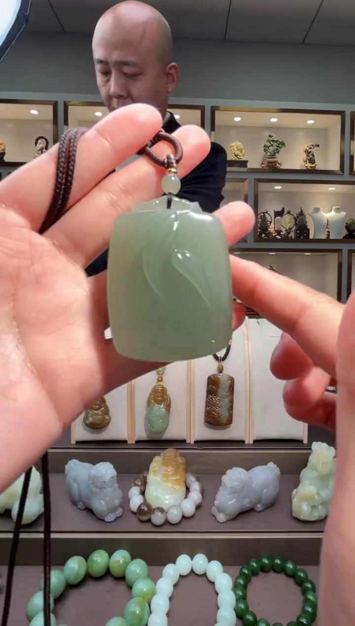 颈饰未镶嵌和田玉苏