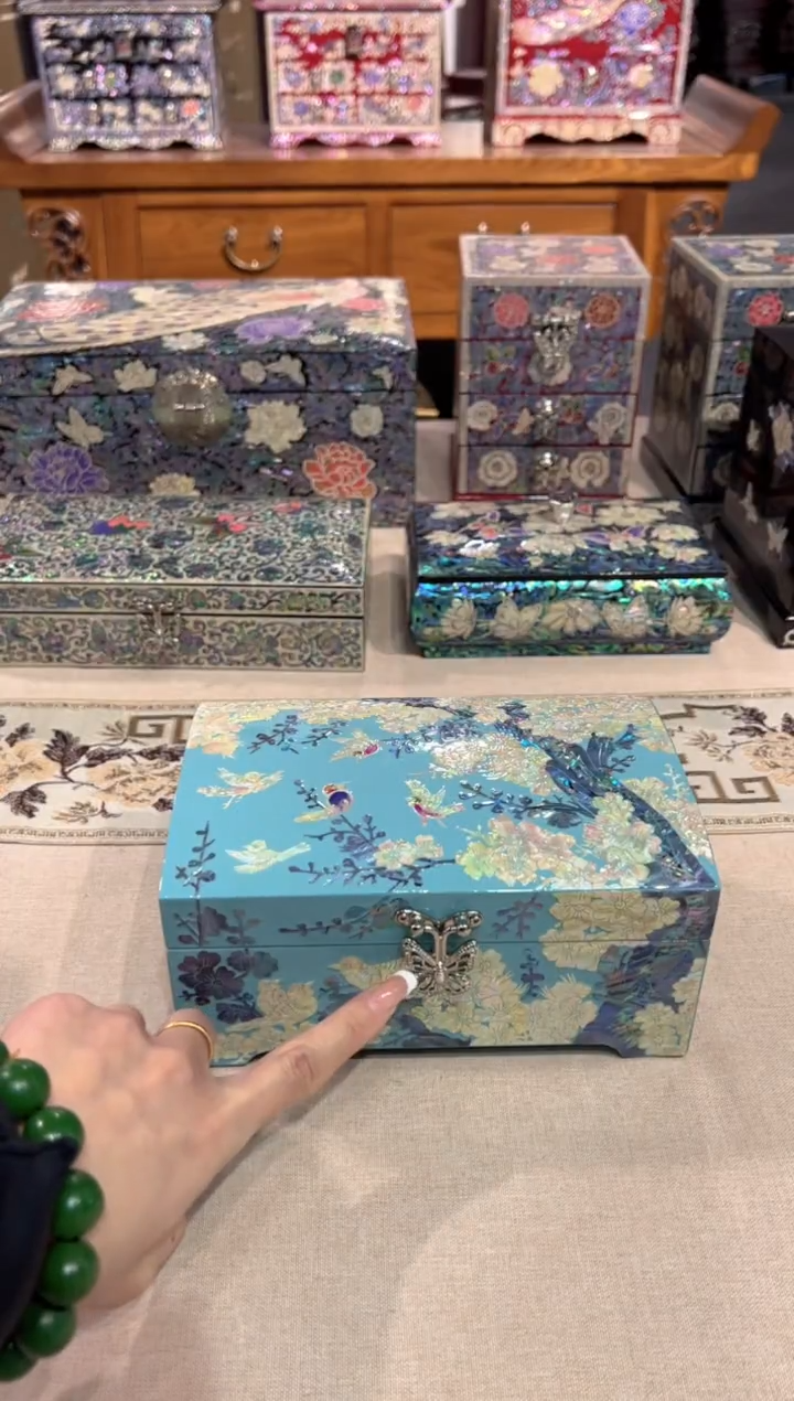 【闪购商品】按扣绒布底·弘贝雅螺钿漆器文化馆