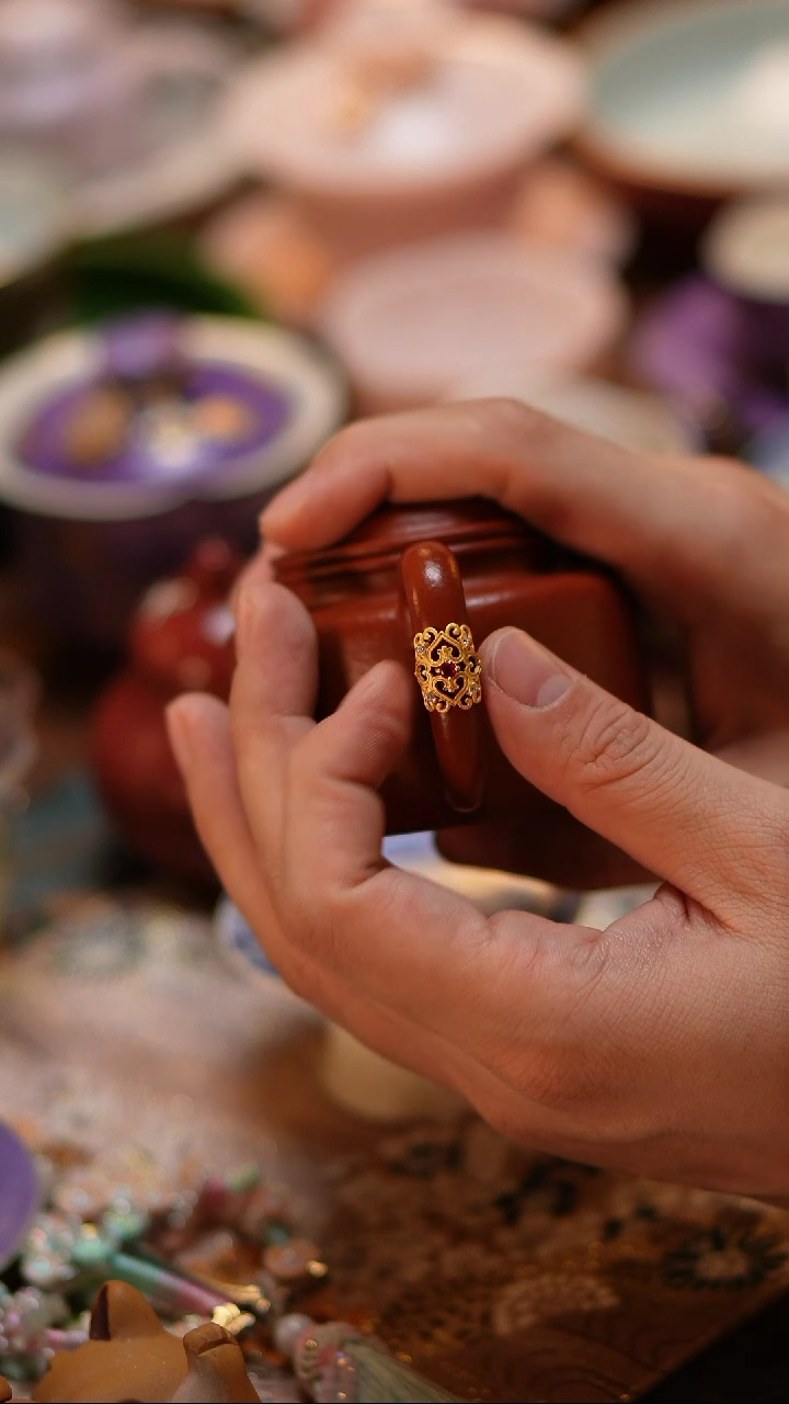 【闪购商品】摆件红色壶把手红色壶把手