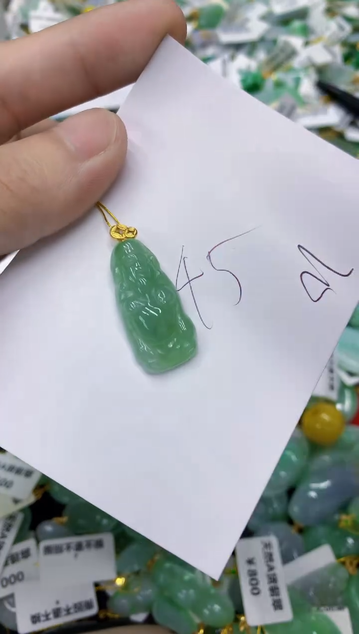 颈饰未镶嵌翡翠翡翠
