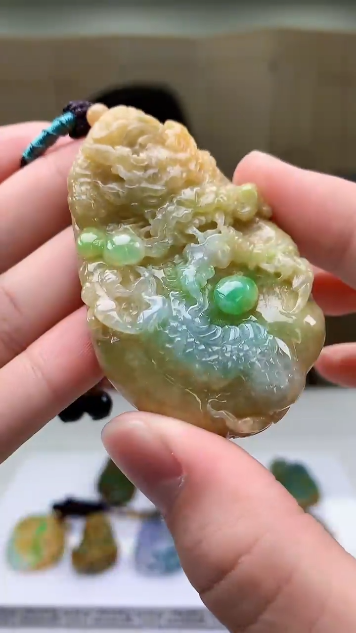 【闪购商品】定制翡翠未镶嵌4852bb-毛货挂件赠珠链65