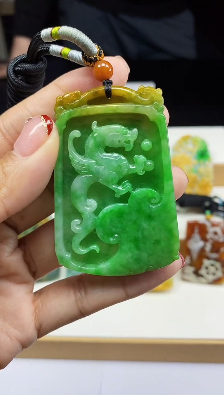 【闪购商品】翡翠颈饰未镶嵌翡翠A货