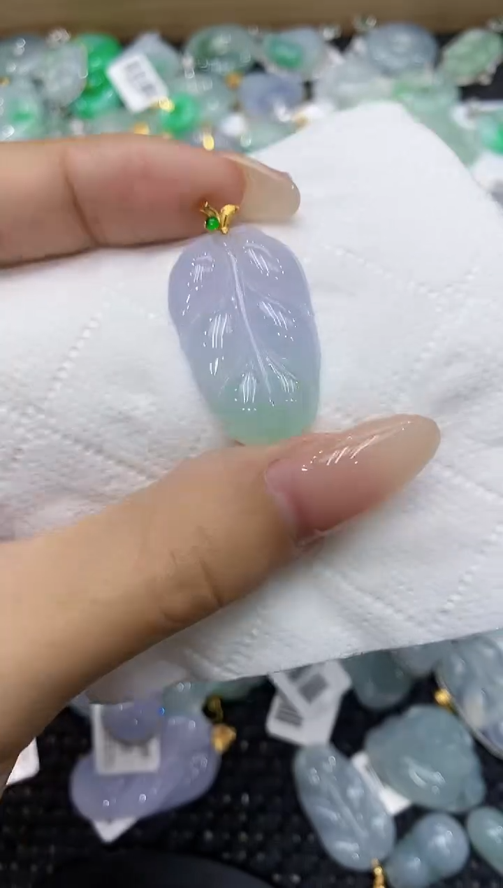 翡翠18K金镶嵌颈饰111111111111