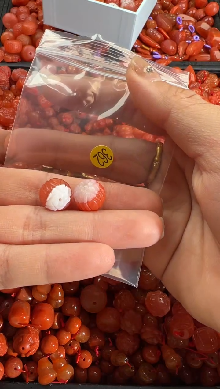 【闪购商品】南红玛瑙颈饰未镶嵌1