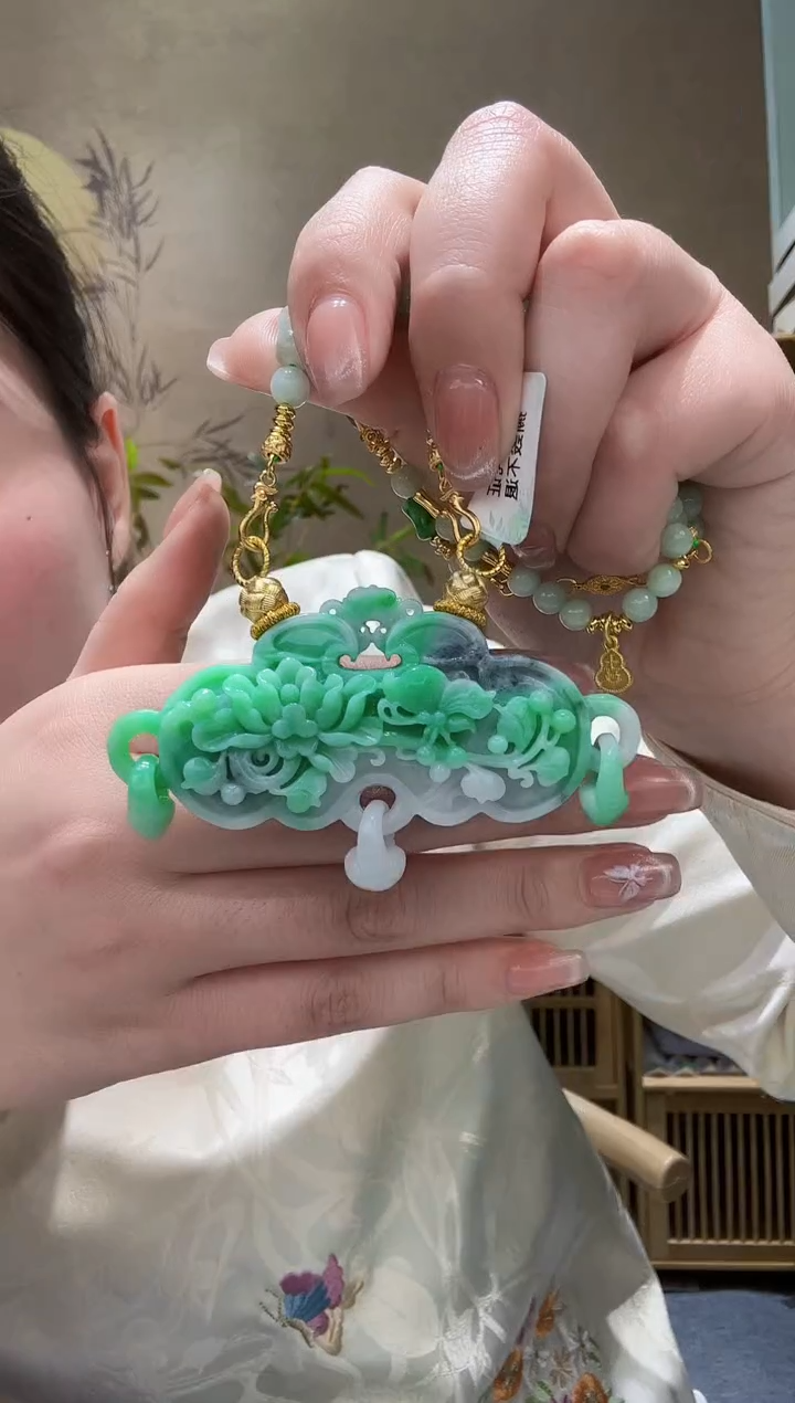 【闪购商品】翡翠颈饰未镶嵌吊坠