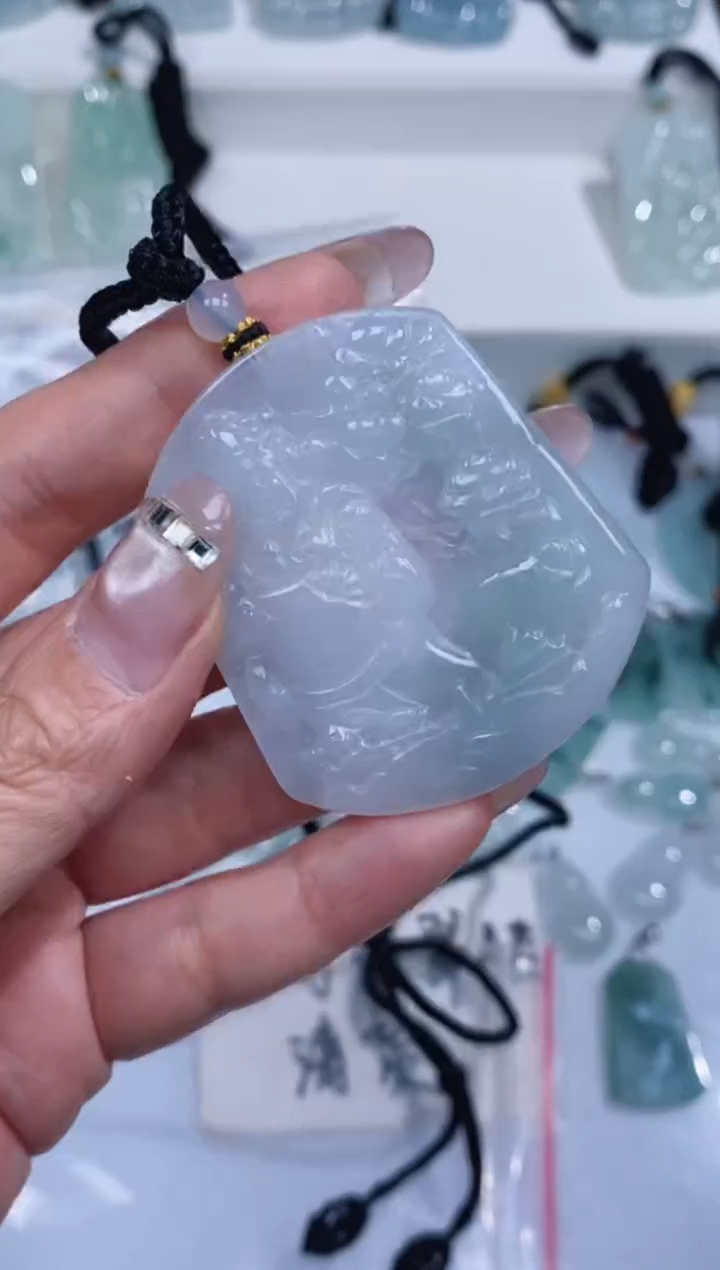 颈饰未镶嵌翡翠吊坠