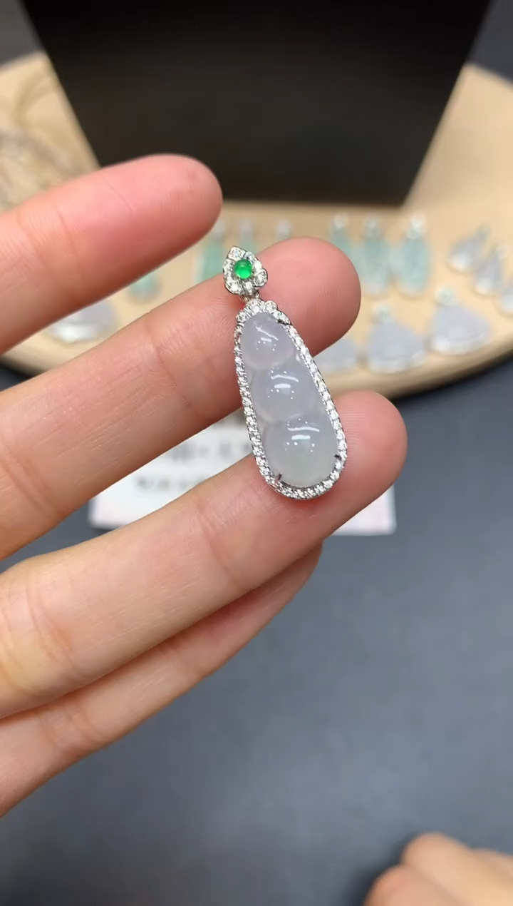 【闪购商品】翡翠吊坠(不含链)银S925镶嵌福豆【多样性发其一】