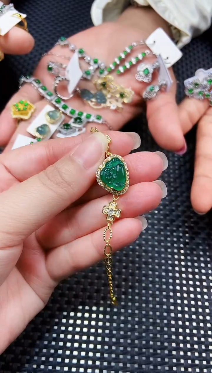 【闪购商品】翡翠手链未镶嵌11111111