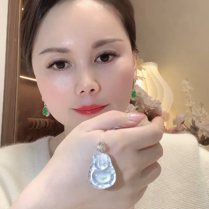 翡翠吊坠(不含链)18K金镶嵌C50 总42000 订金12000 差3W