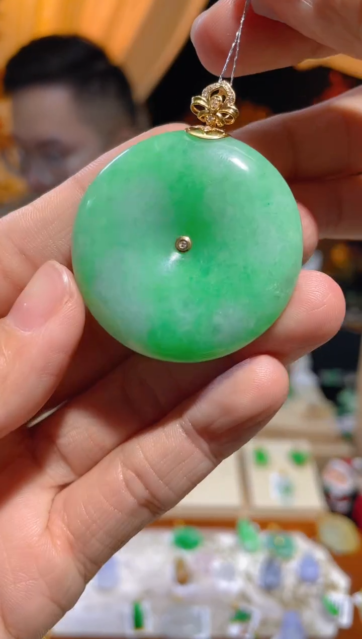 【闪购商品】翡翠颈饰18K金镶嵌假一赔三