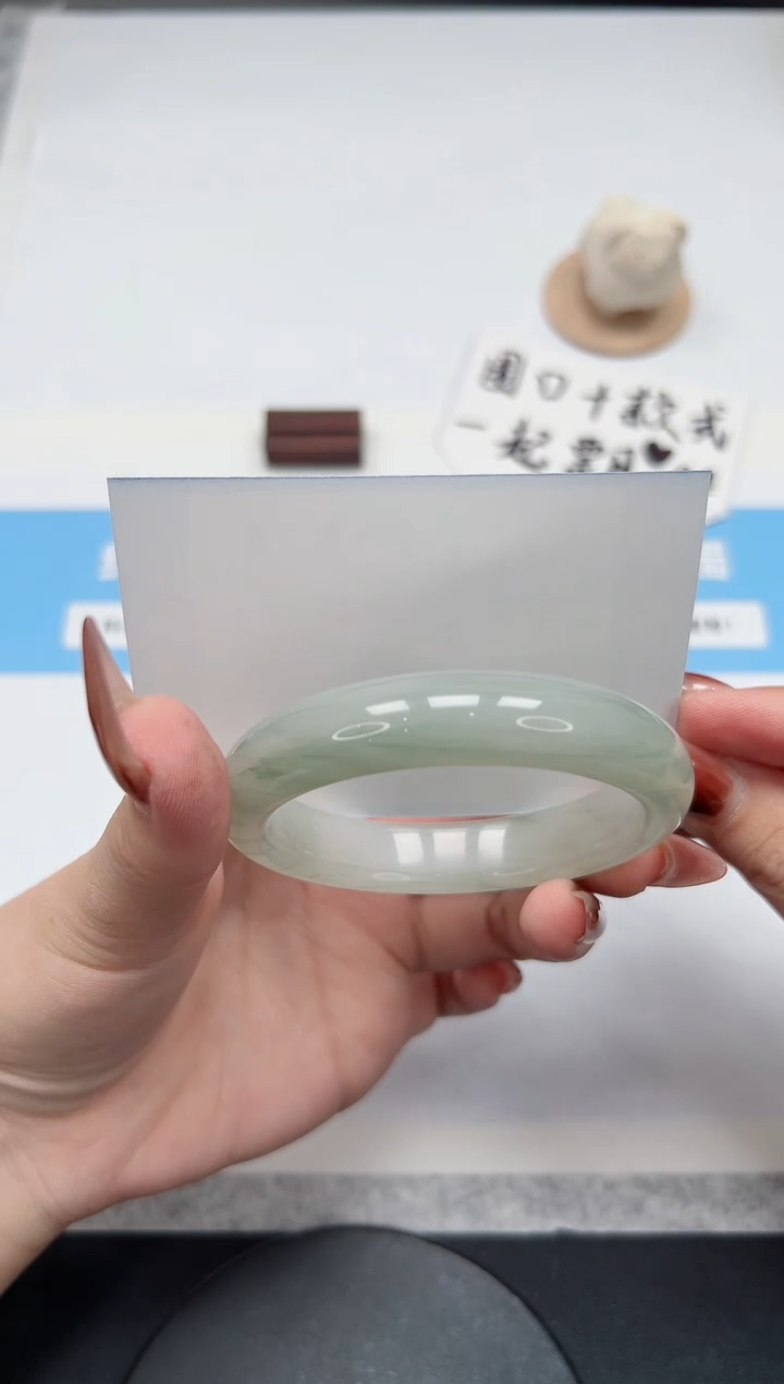 【闪购商品】石英质玉手镯未镶嵌389/飘花55.6