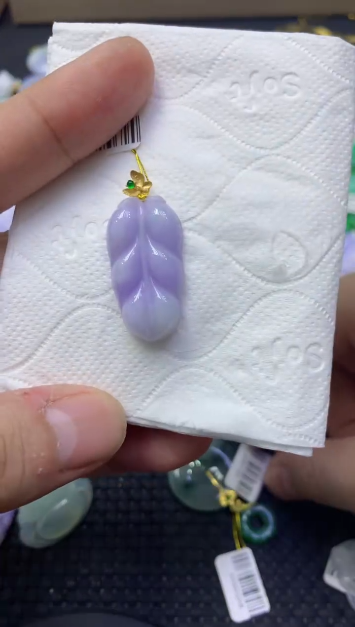 颈饰18K金镶嵌翡翠天然缅甸翡翠A货