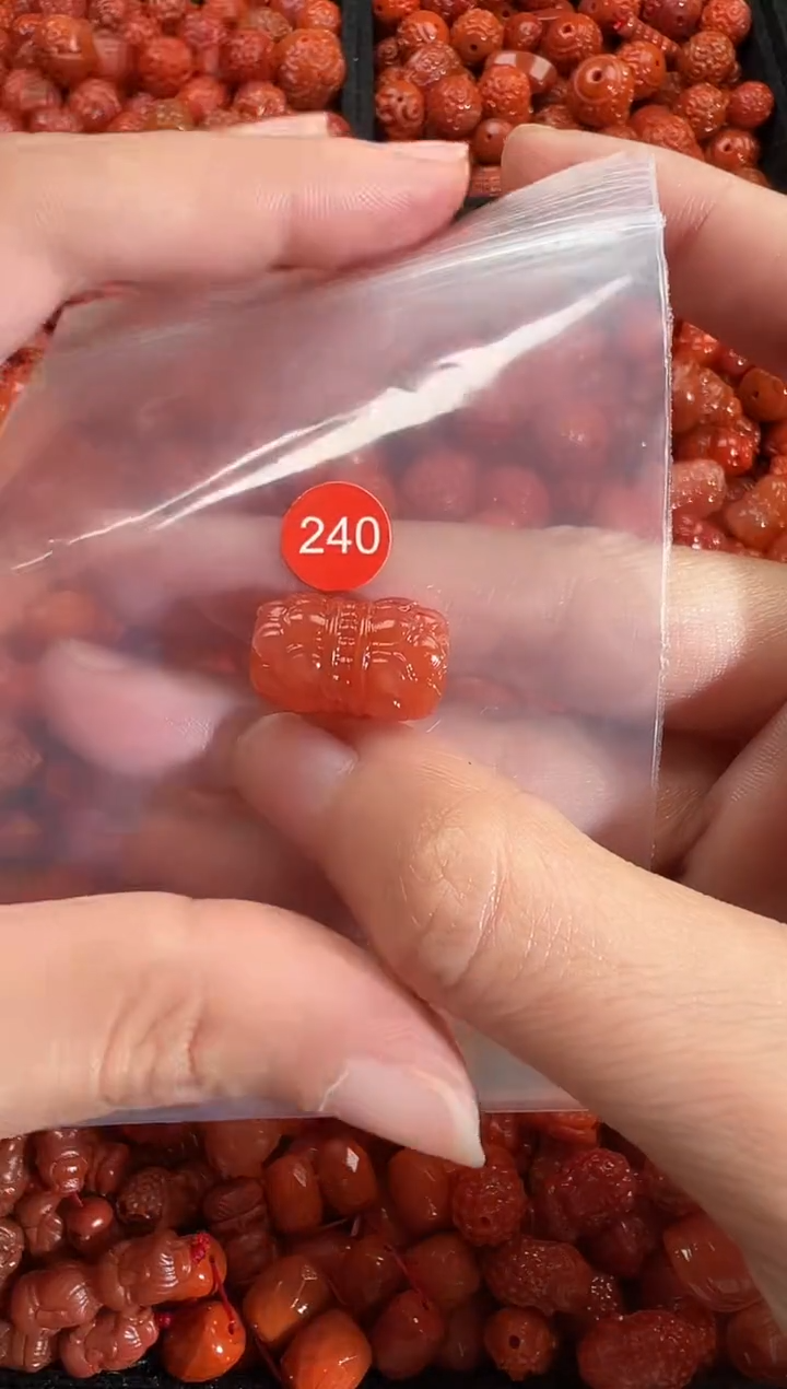 颈饰未镶嵌南红玛瑙1