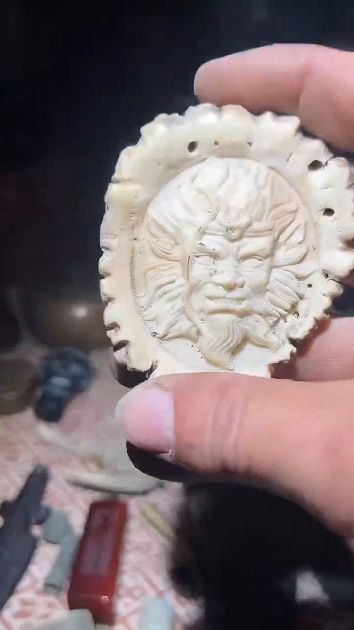 眺*王三直播间尾货放漏