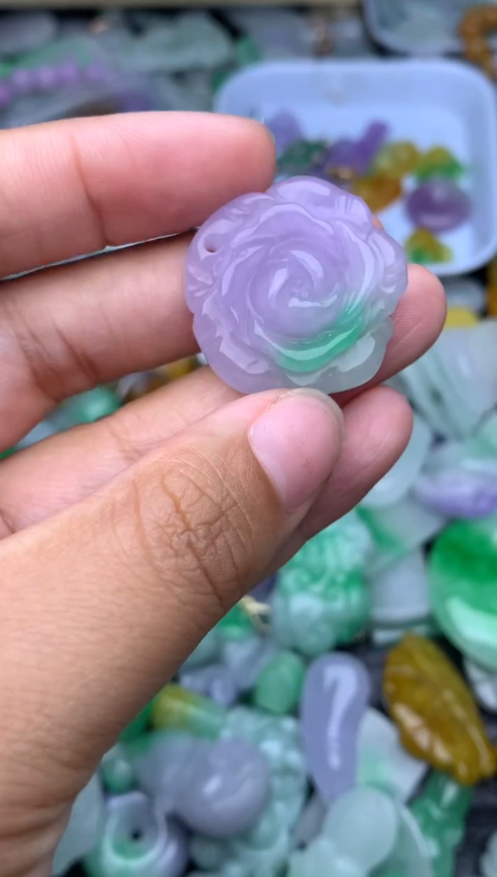 颈饰未镶嵌翡翠天然缅甸翡翠吊坠