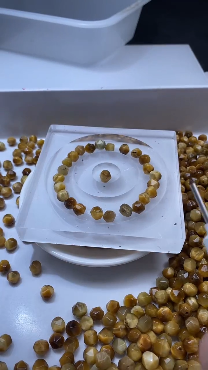 颈饰未镶嵌石英质玉W2189金虎*眼切面8MM*10颗