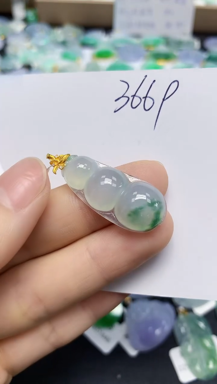 翡翠18K金镶嵌颈饰天然缅甸翡翠A货