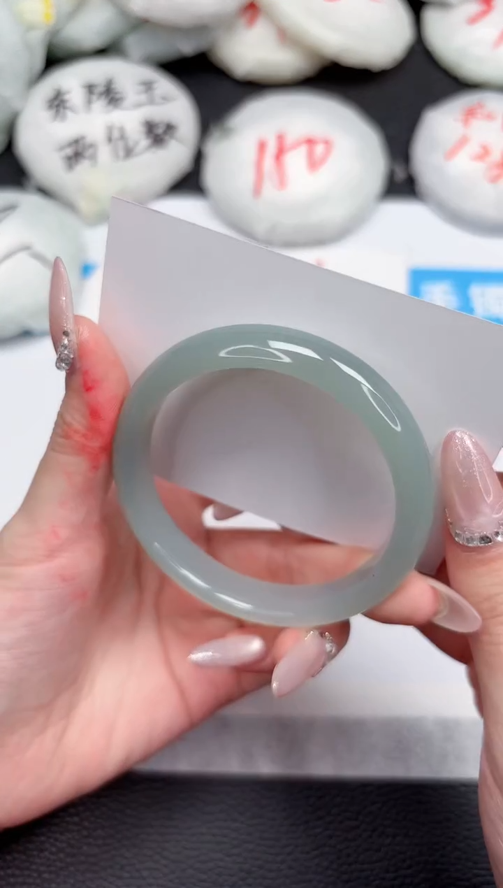 【闪购商品】石英质玉手镯未镶嵌265-60.8