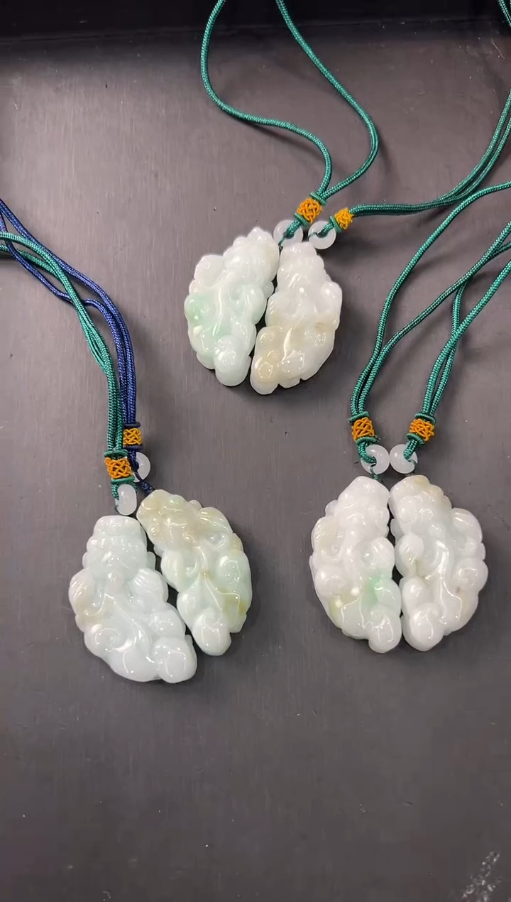 【闪购商品】翡翠颈饰未镶嵌-貔貅拍一对得一对 多样性发货