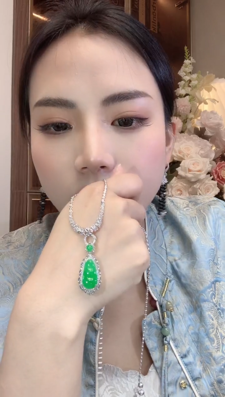 【闪购商品】翡翠18K金镶嵌吊坠(不含链)A73