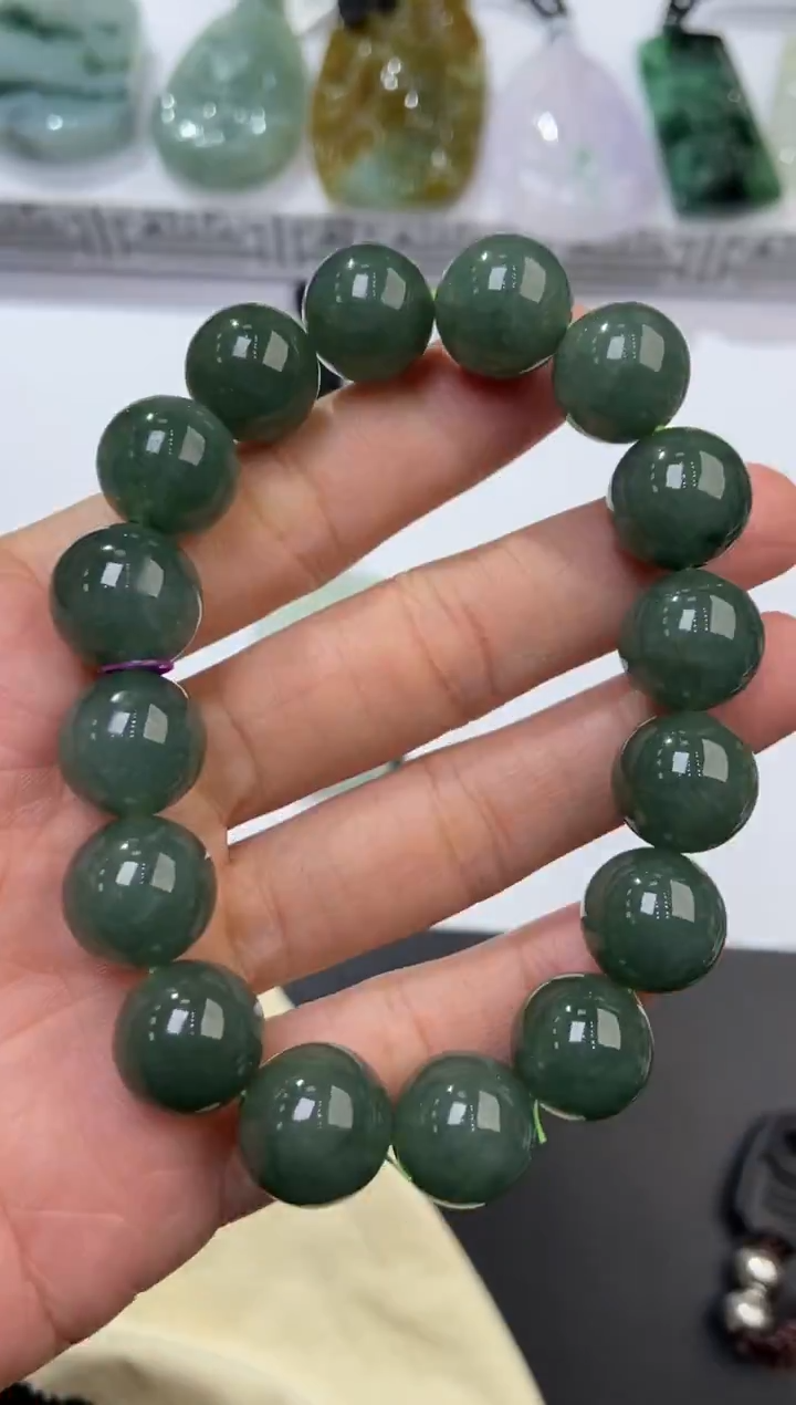 未镶嵌挂件翡翠374951  多人 