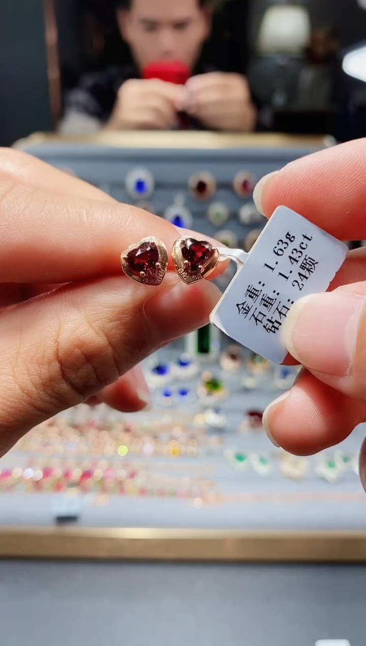 【闪购商品】碧玺耳饰18K金镶嵌1.43配钻