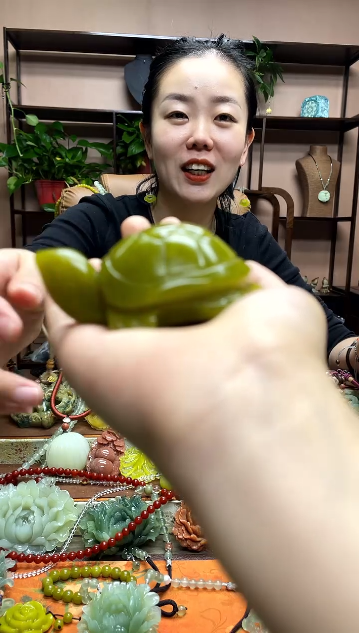 未镶嵌岫玉吊坠多样性发货发其中之一