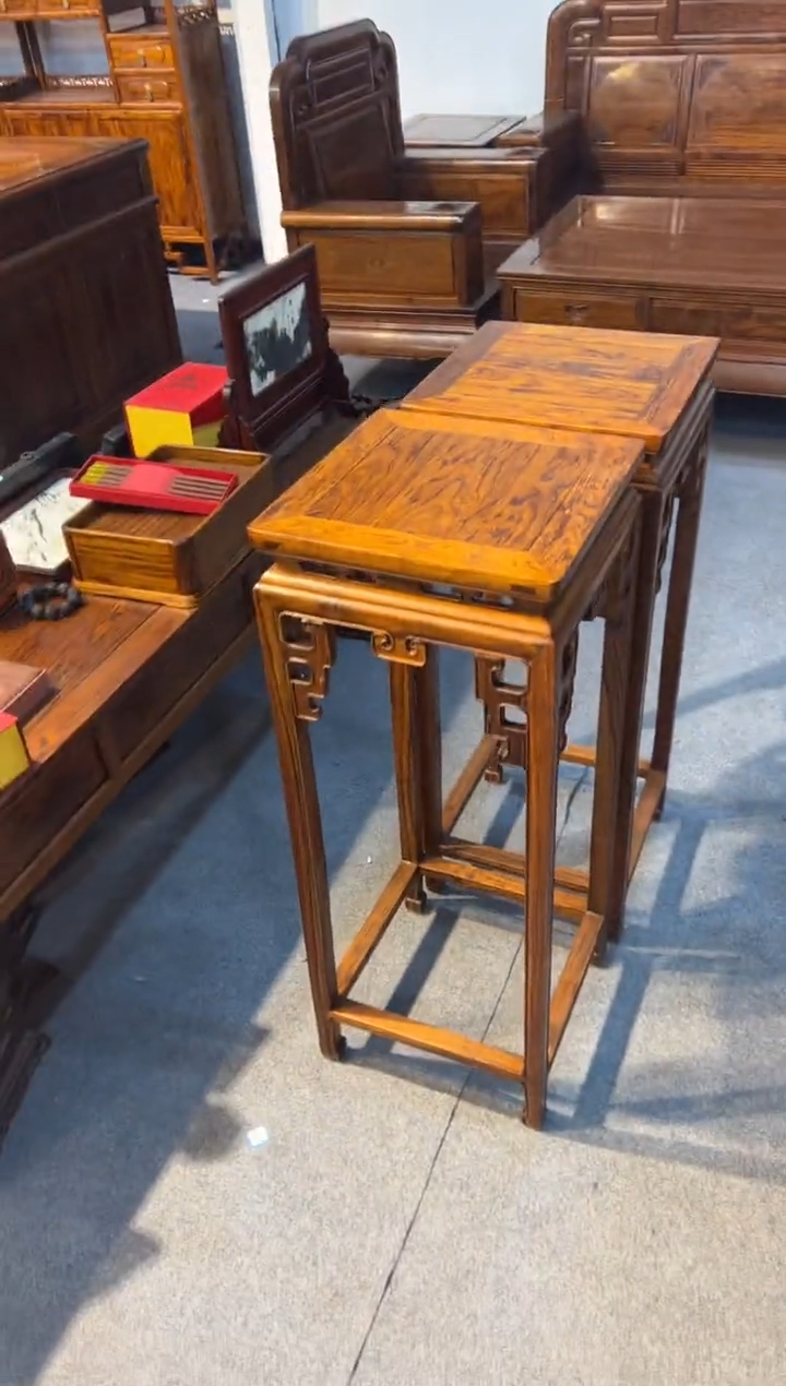 【闪购商品】花梨木类木雕花架一对