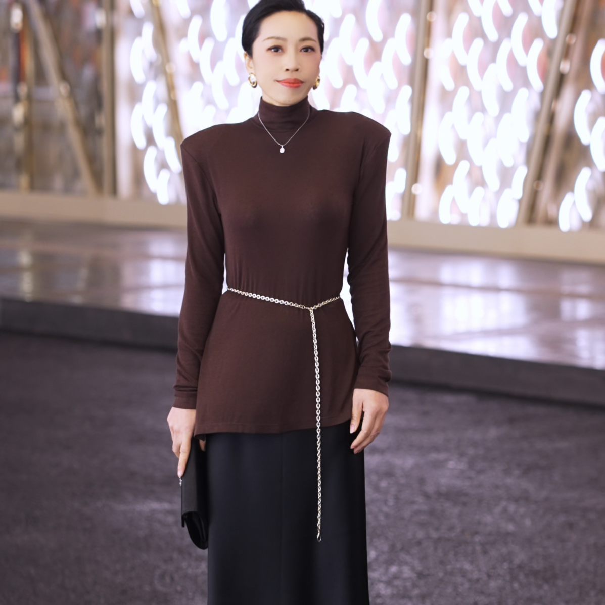 冷调星河-醋酸哑光缎面高腰长半裙W6SS181A07