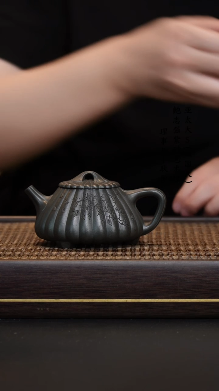【闪购商品】紫砂茶壶九龄君子兰筋纹子冶